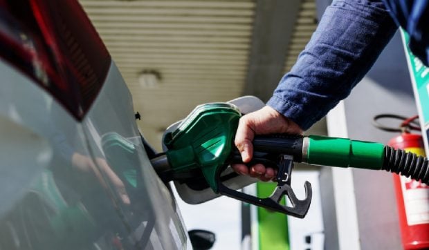 petrolul-se-scumpeste-din-nou.-ce-ii-asteapta-pe-soferii-romani la pompa